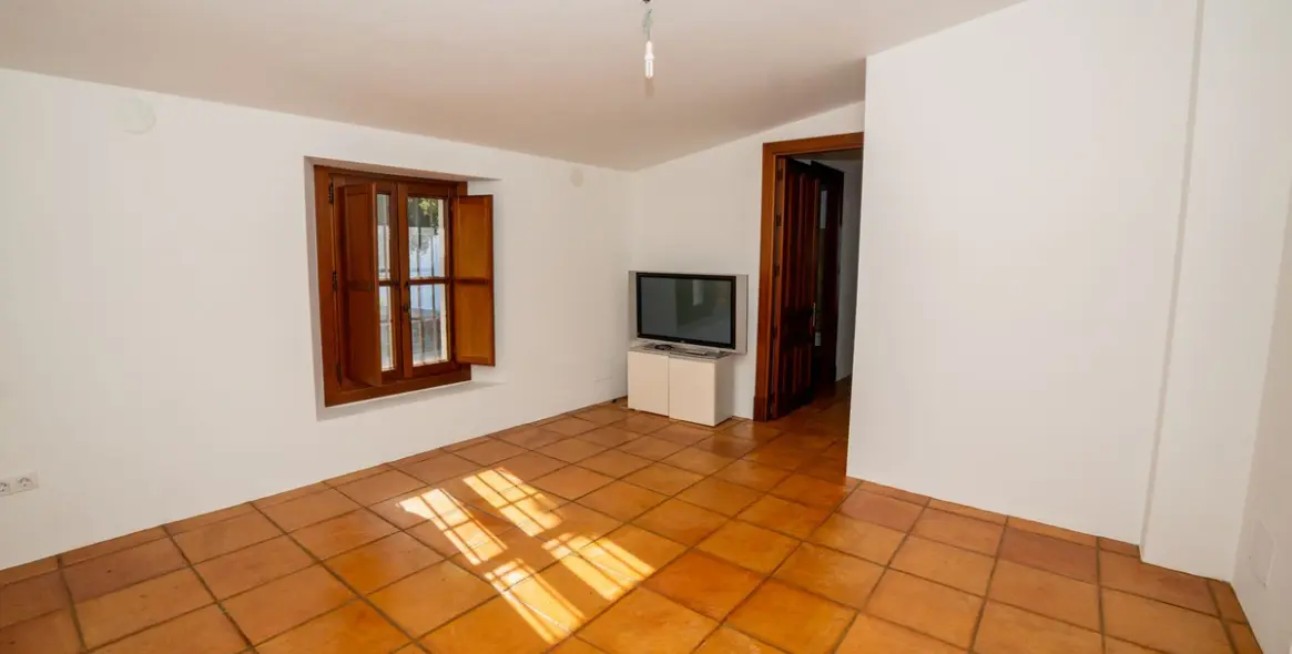 Продажа  отдельно стоящей виллы в Gaucín 47