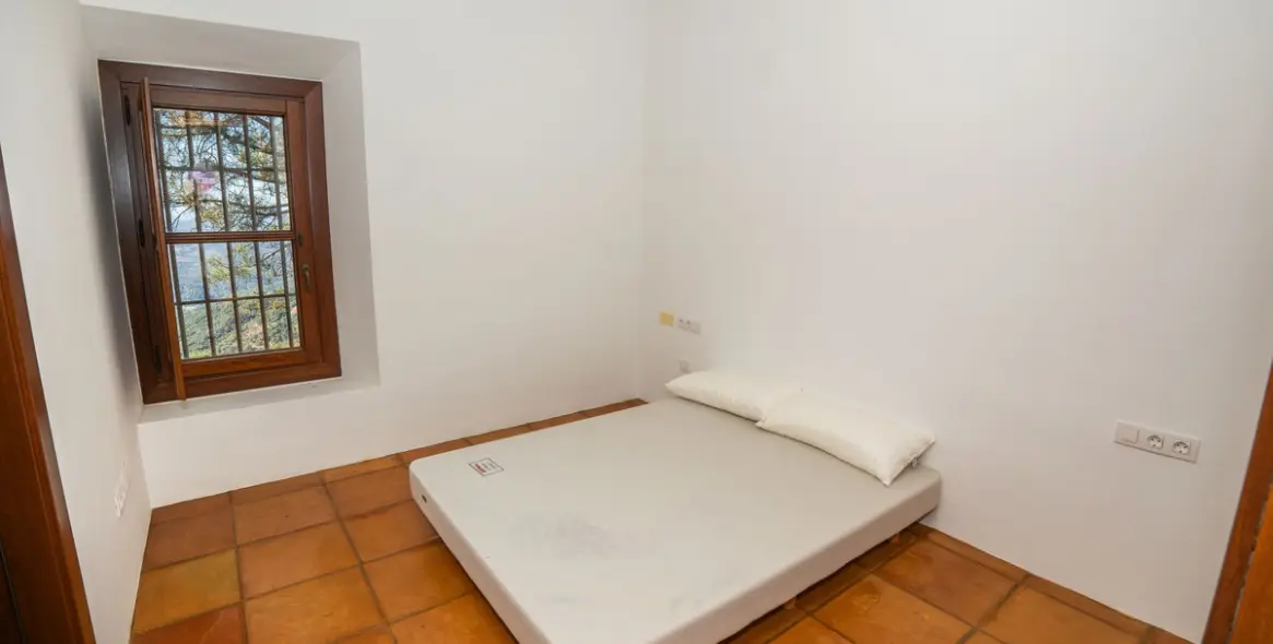 Продажа  отдельно стоящей виллы в Gaucín 77