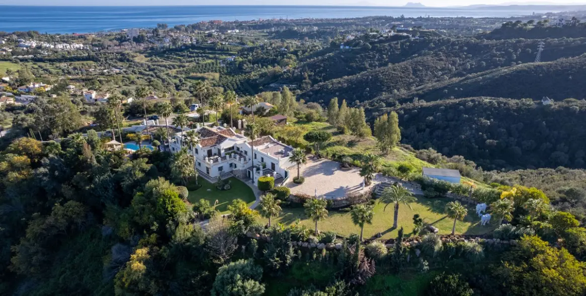 Venta de villa independiente en Estepona 3