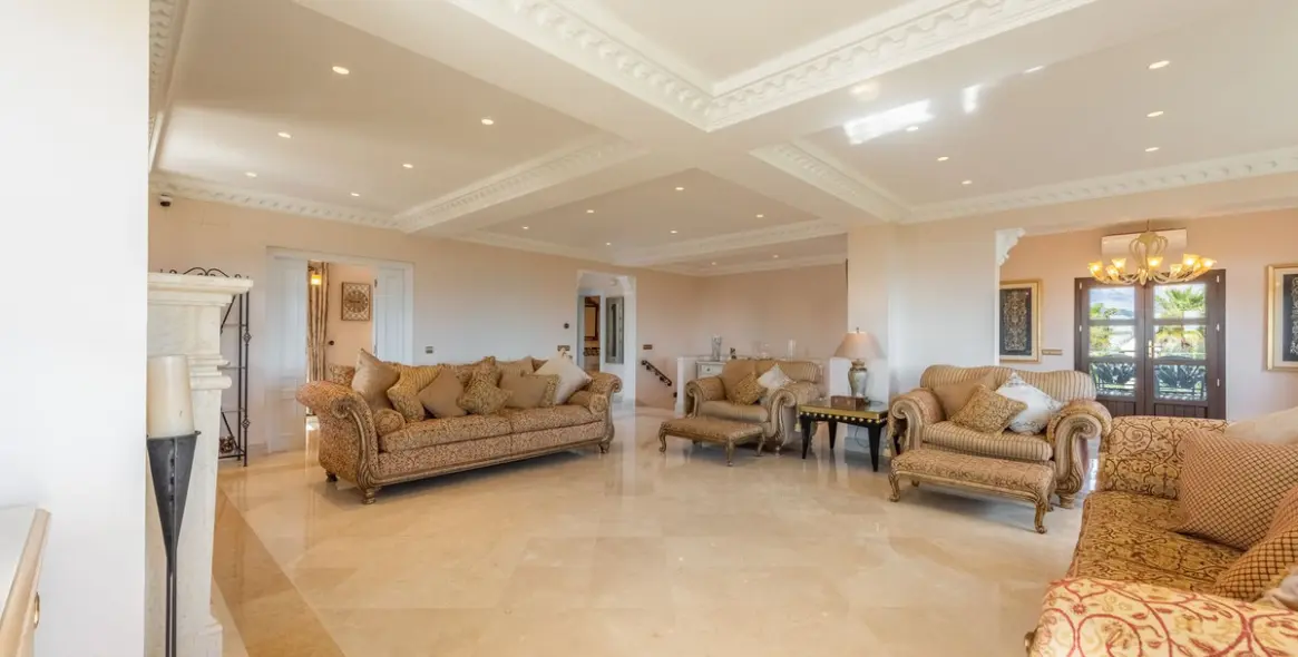 Venta de villa independiente en Estepona 14