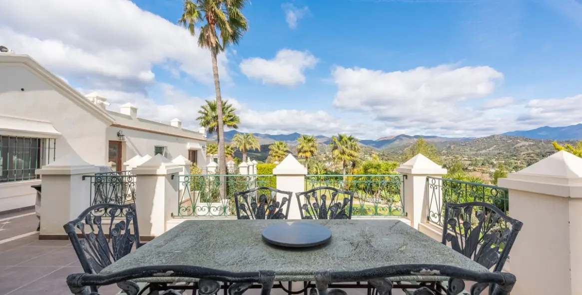 Продажа  отдельно стоящей виллы в Estepona 23