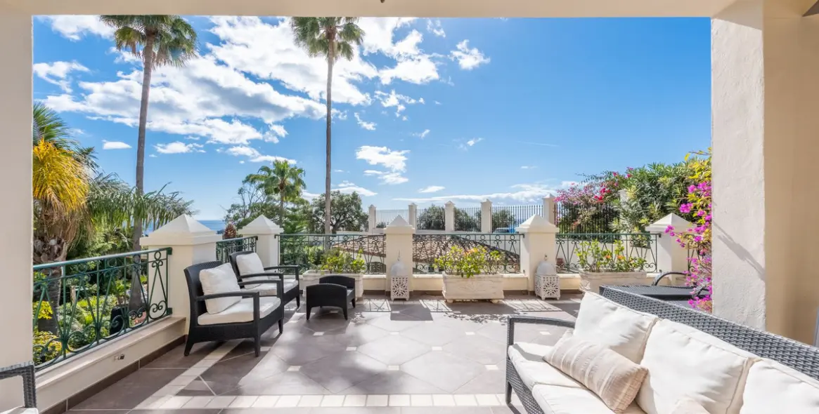 Продажа  отдельно стоящей виллы в Estepona 26