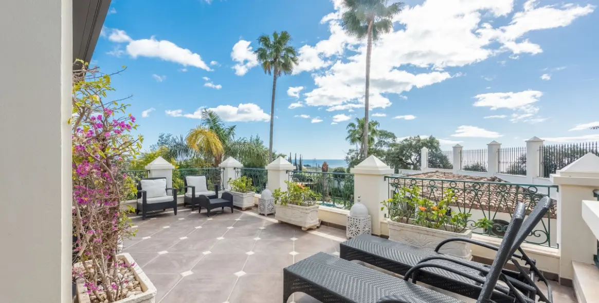 Продажа  отдельно стоящей виллы в Estepona 27