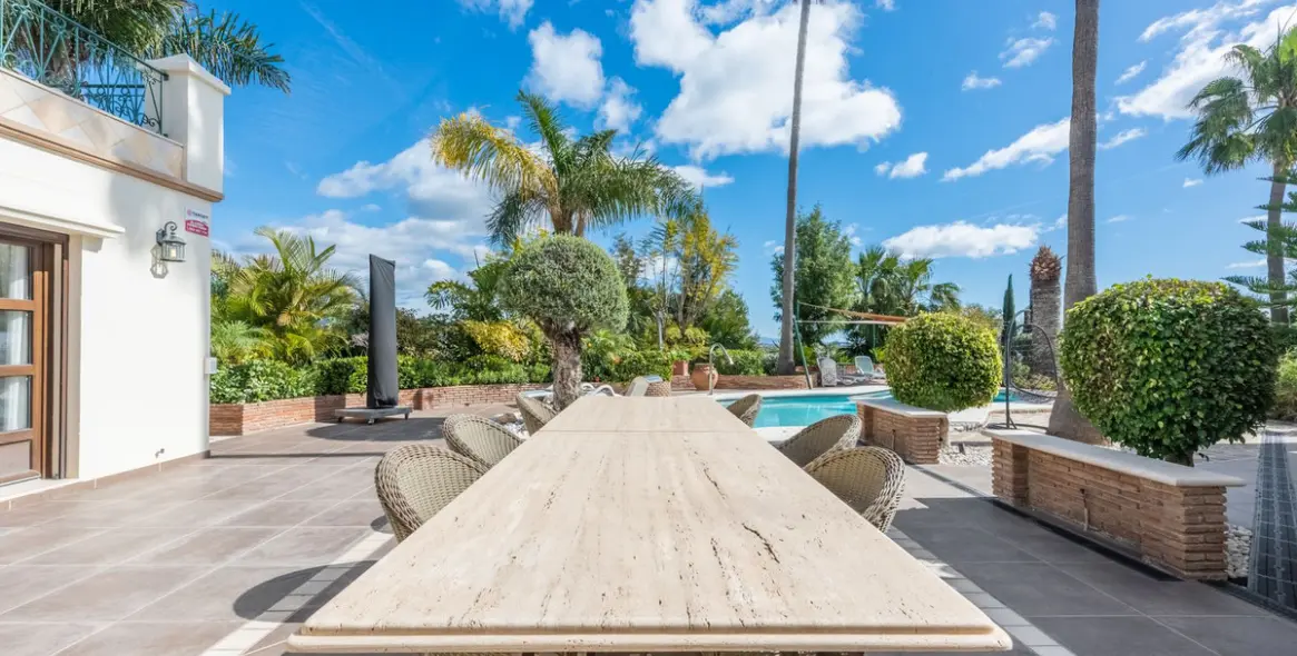 Продажа  отдельно стоящей виллы в Estepona 28