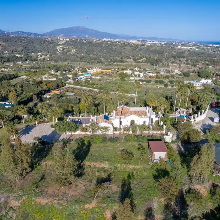 Продажа  отдельно стоящей виллы в Estepona