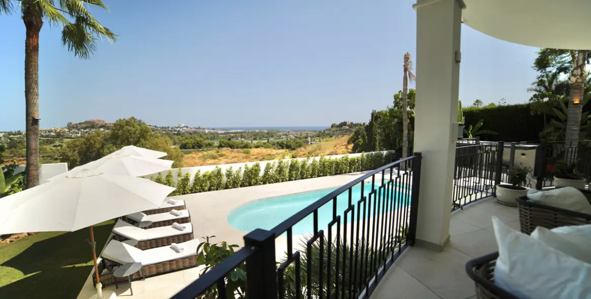 Продажа  отдельно стоящей виллы в La Quinta 30