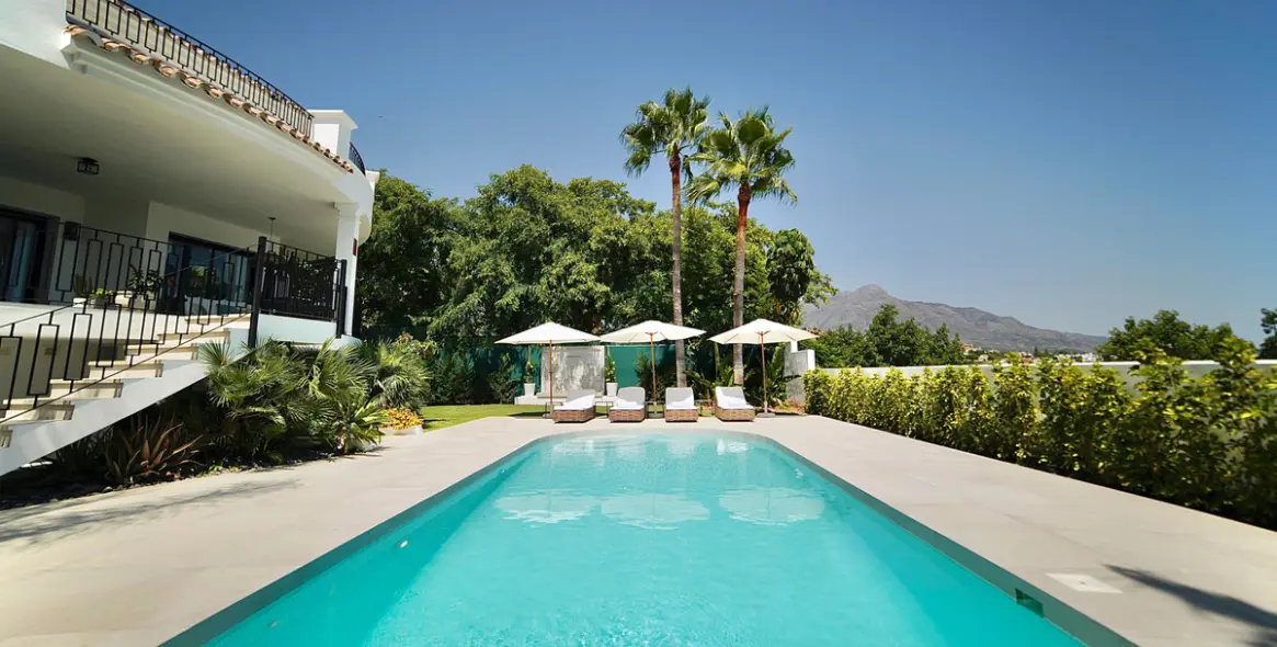 Продажа  отдельно стоящей виллы в La Quinta 32