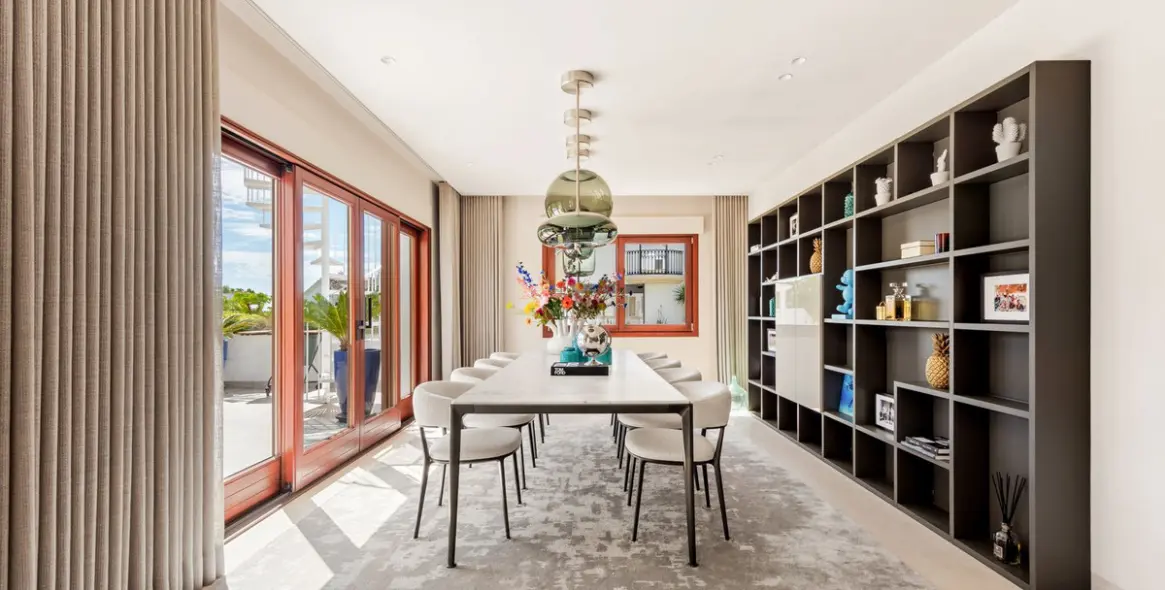 Sale of penthouse in The Golden Mile 5