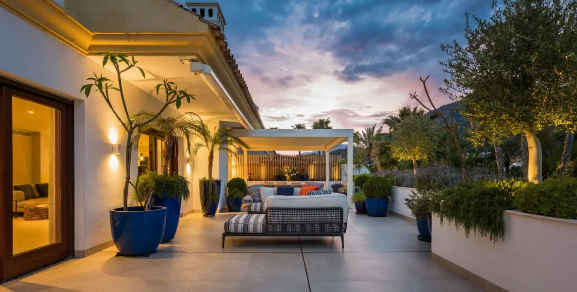 Sale of penthouse in The Golden Mile 12