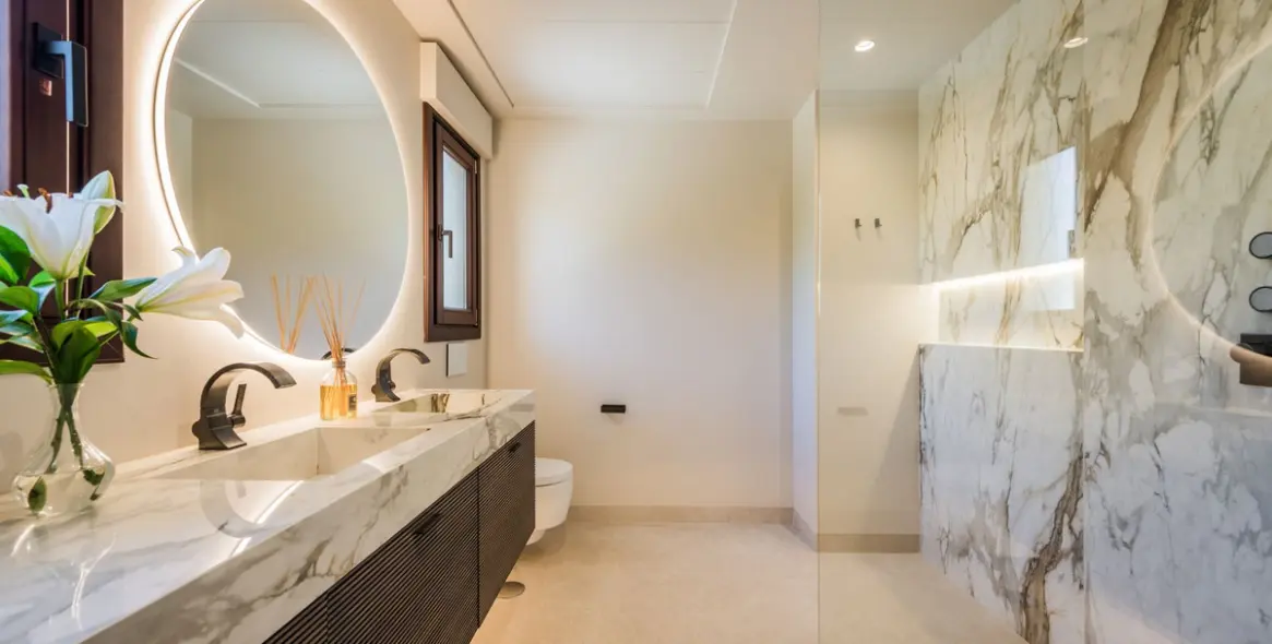 Sale of penthouse in The Golden Mile 14