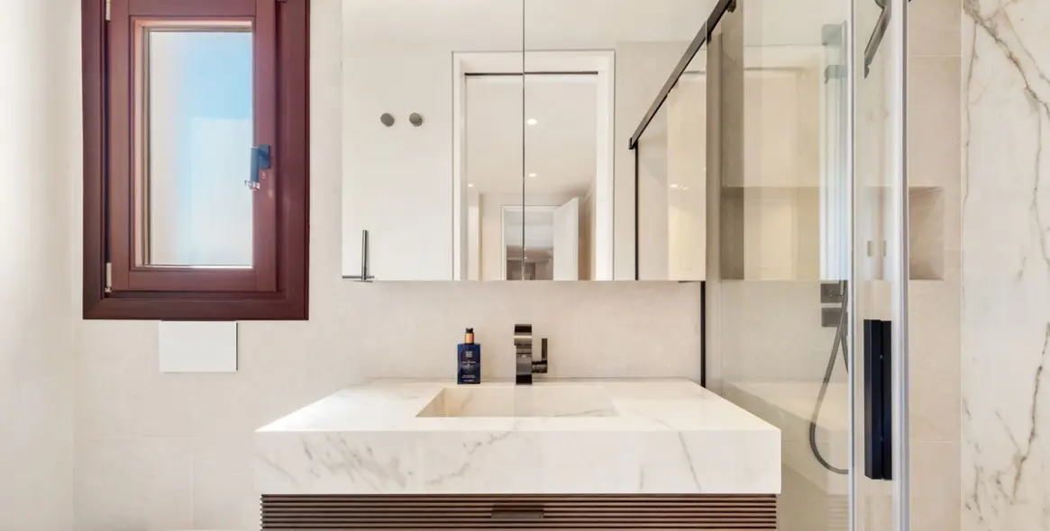 Sale of penthouse in The Golden Mile 17