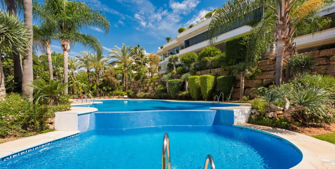 Sale of penthouse in The Golden Mile 22