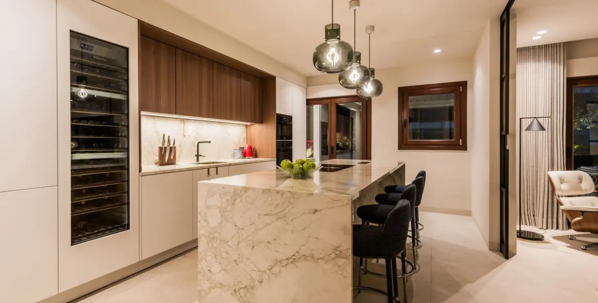 Sale of penthouse in The Golden Mile 26