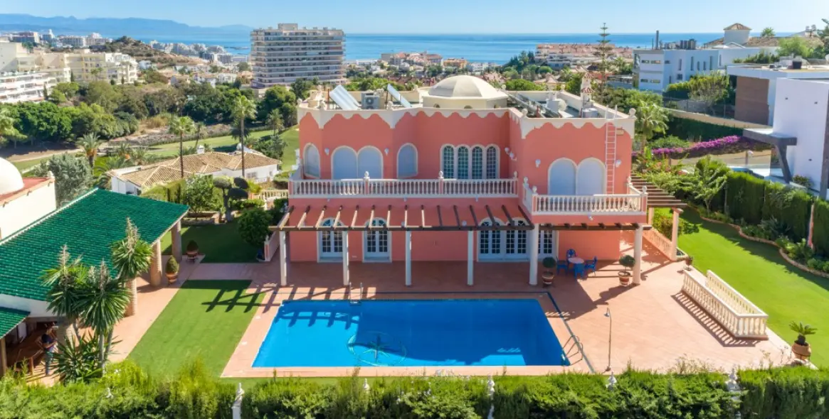 Sale of detached villa in Benalmádena (district Benalmádena Pueblo ) 1