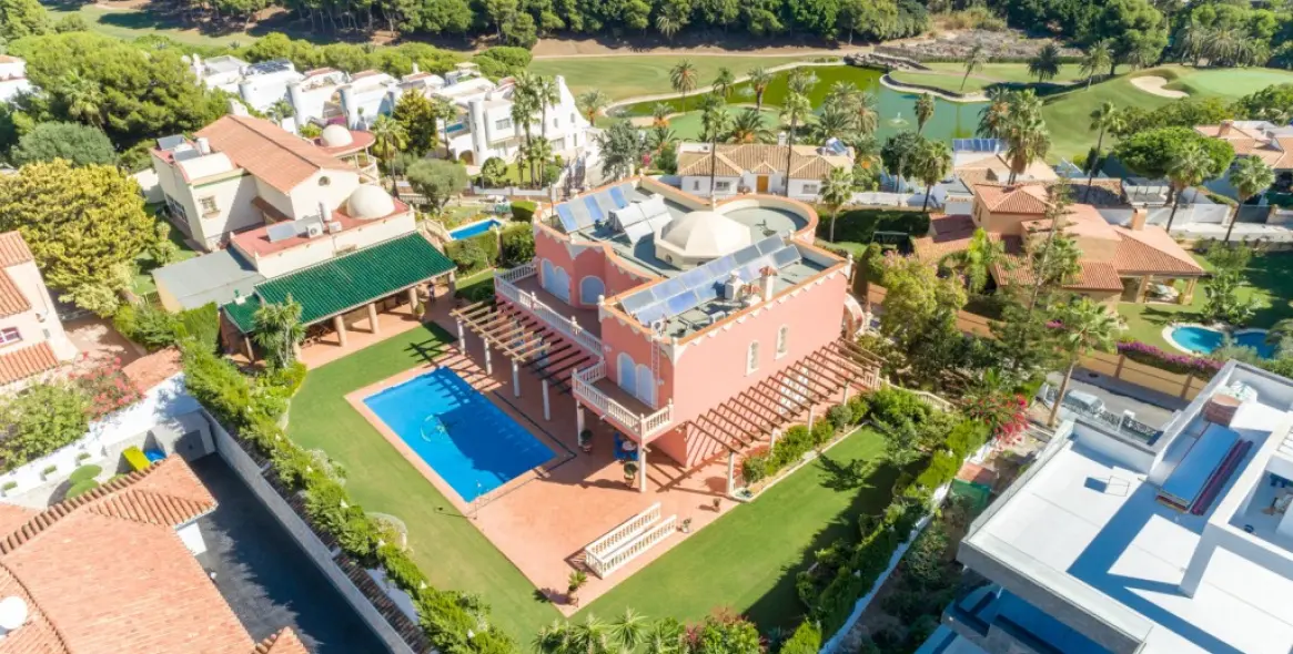 Sale of detached villa in Benalmadena 2