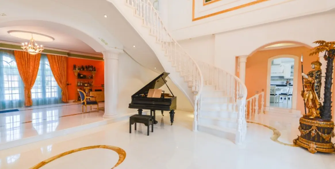 Sale of detached villa in Benalmadena 35