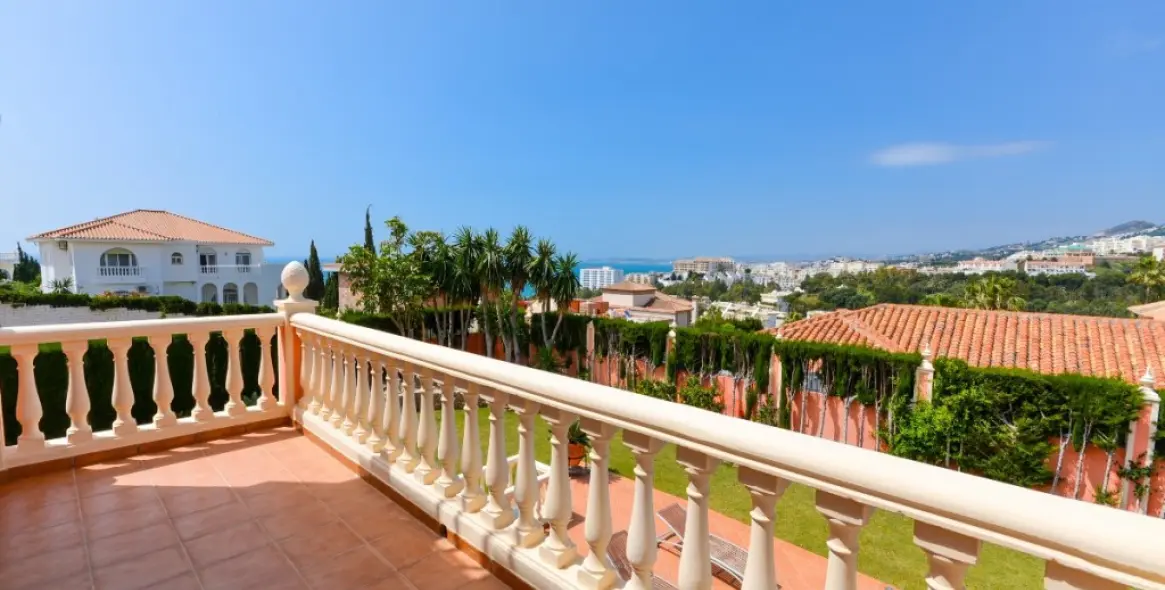 Sale of detached villa in Benalmadena 43