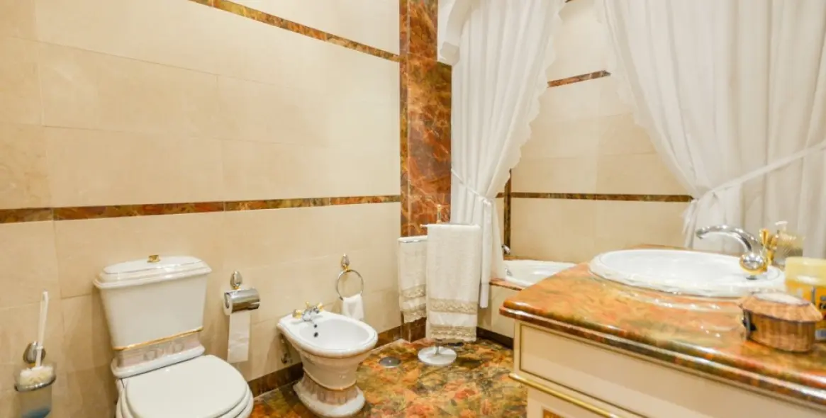 Sale of detached villa in Benalmadena 47