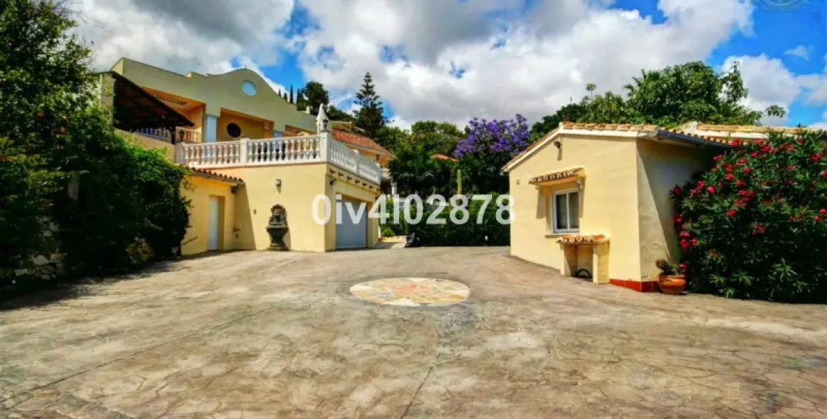 Sale of detached villa in Benalmádena (district Benalmádena Pueblo ) 2