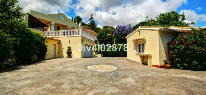 Detached villa R2139857 1