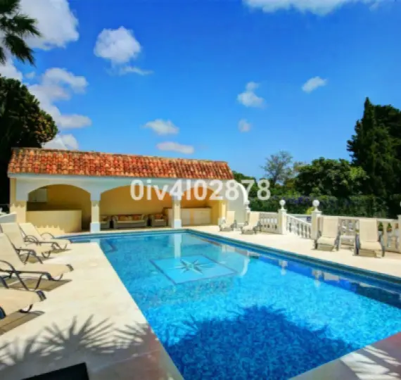 Detached villa R2139857