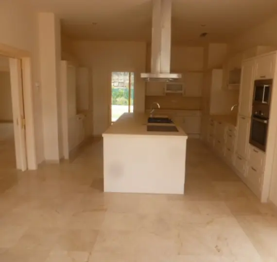 Продажа  отдельно стоящей виллы в Benahavís