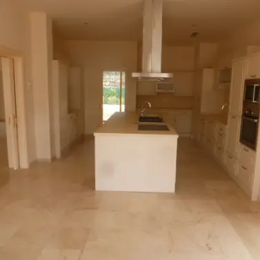 Продажа  отдельно стоящей виллы в Benahavís