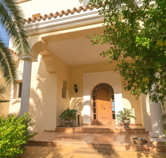 Продажа  отдельно стоящей виллы в Estepona