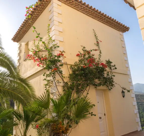 Продажа  отдельно стоящей виллы в Estepona