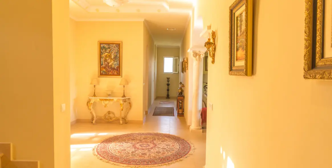 Venta de villa independiente en Estepona 12