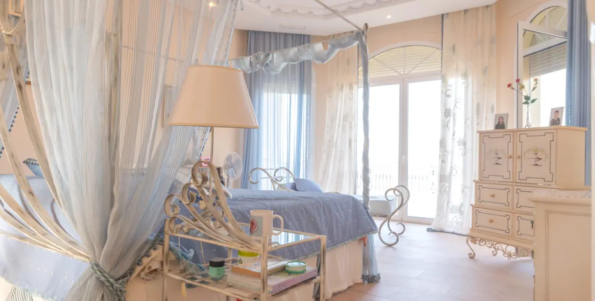 Venta de villa independiente en Estepona 15