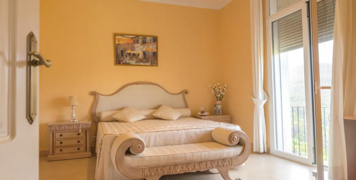 Venta de villa independiente en Estepona 17