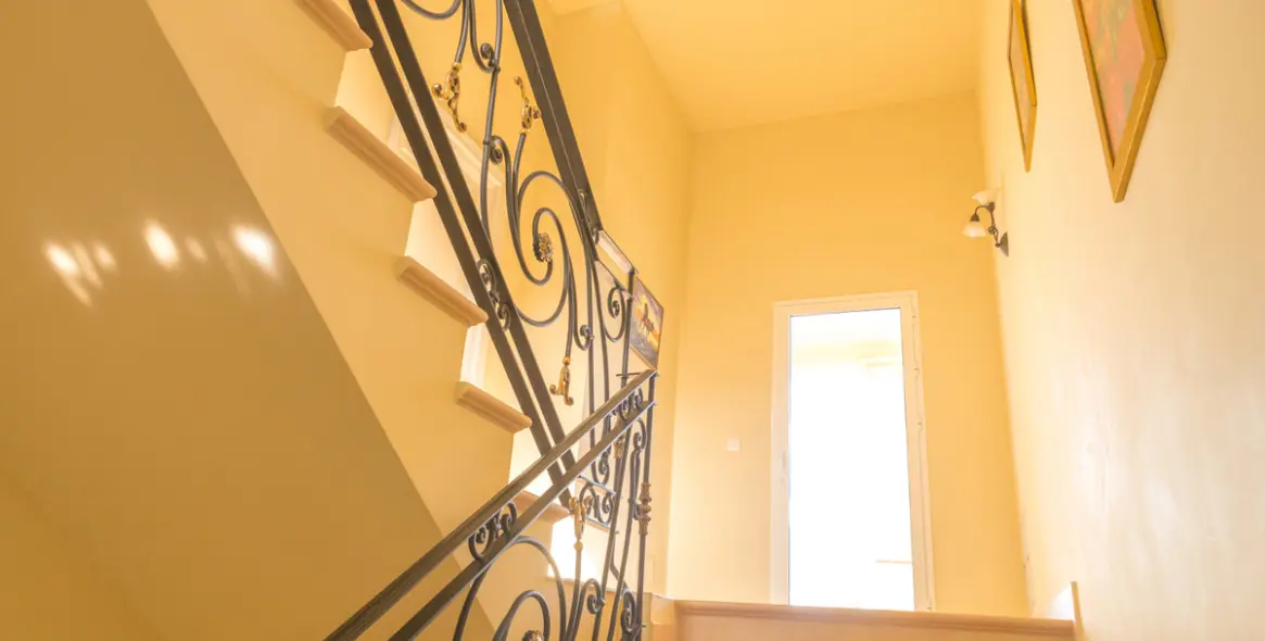 Sale of detached villa in Estepona 13