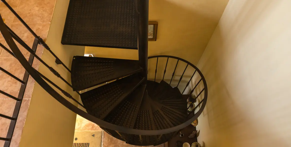 Sale of detached villa in Estepona 19