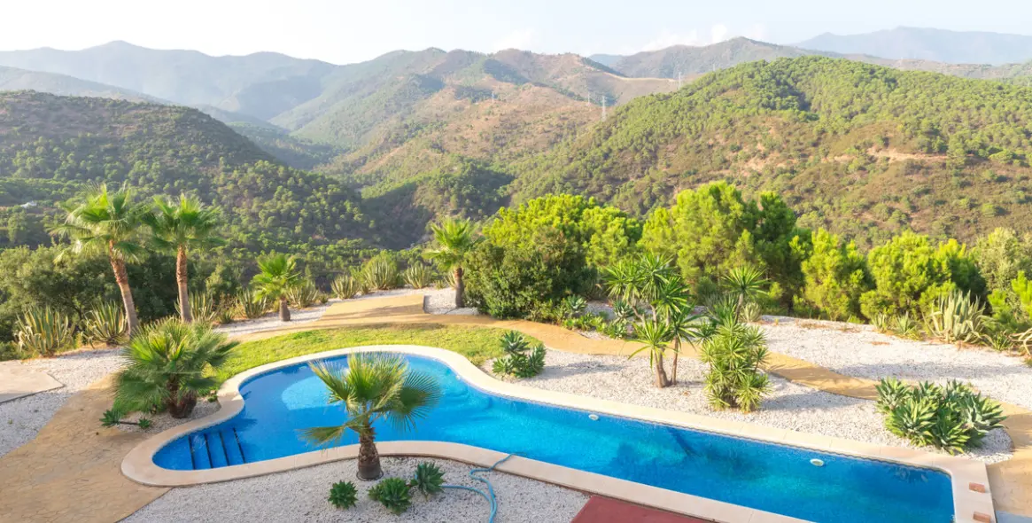 Продажа  отдельно стоящей виллы в Estepona 26