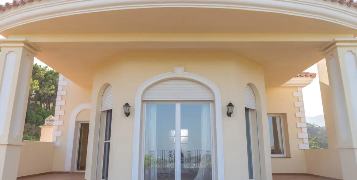 Продажа  отдельно стоящей виллы в Estepona 27