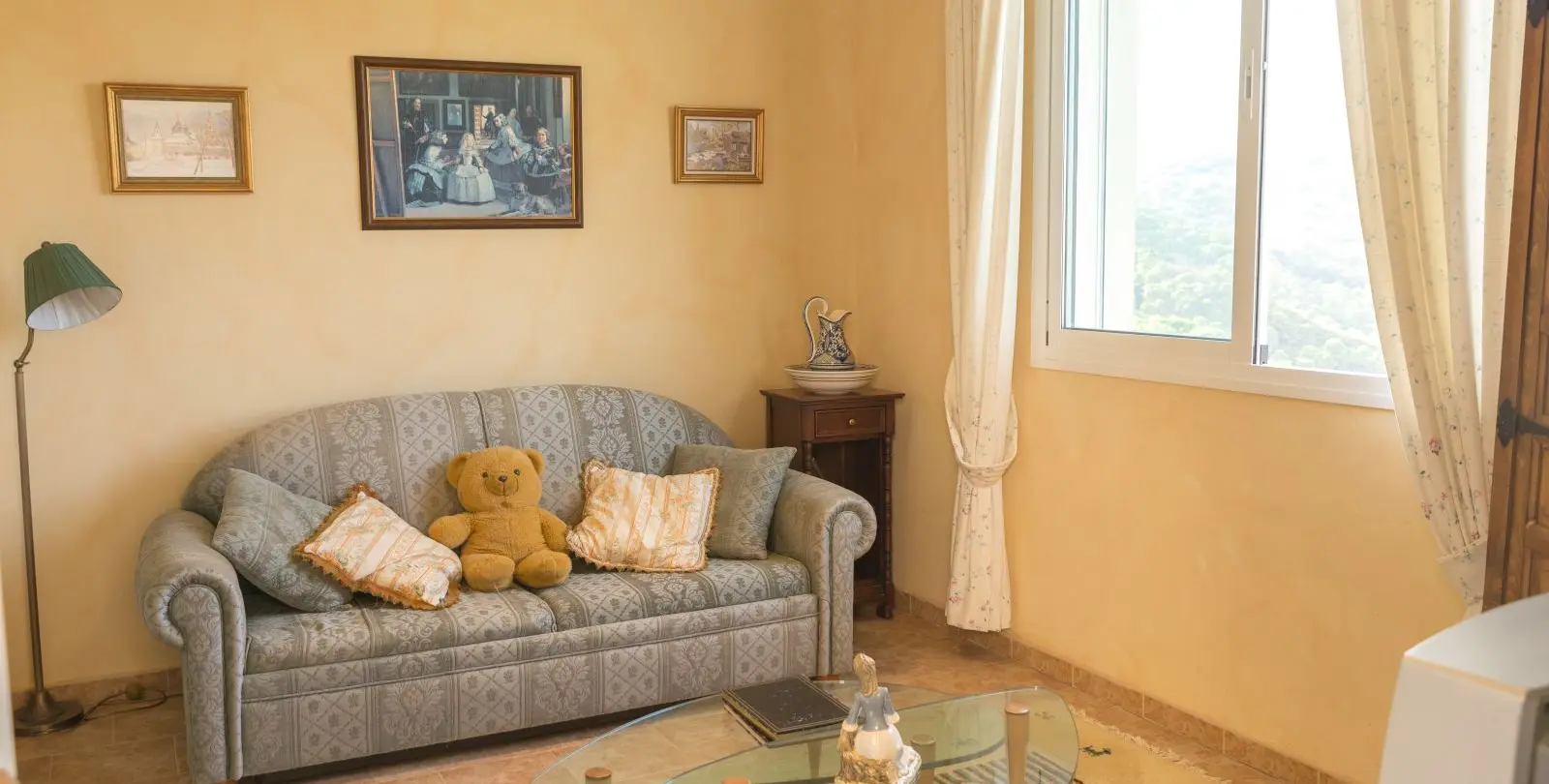 Sale of detached villa in Estepona 18