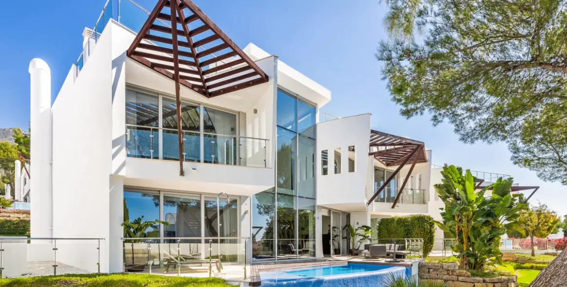 Продажа таунхауса в Marbella (район Sierra Blanca) 1