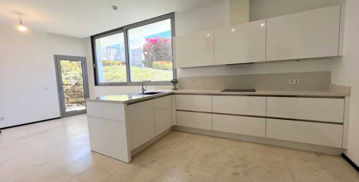 Продажа таунхауса в Marbella (район Sierra Blanca) 4