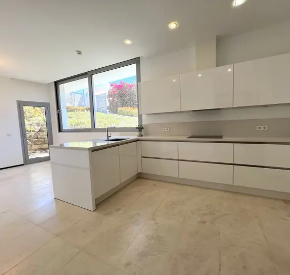 Таунхаус R4407997