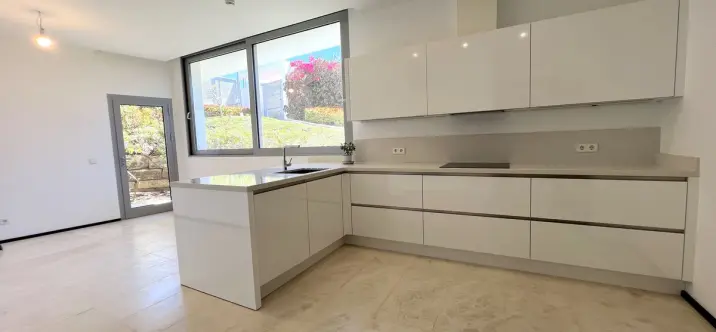 Таунхаус R4407997 3