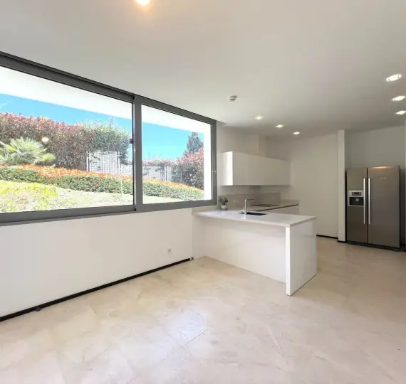 Таунхаус R4407997