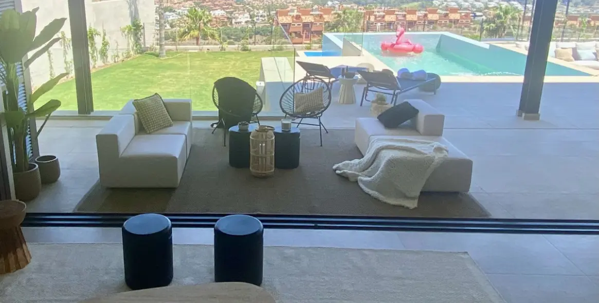 Продажа  отдельно стоящей виллы в Benahavís 1