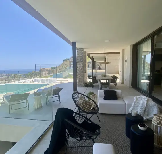 Sale of detached villa in Benahavís