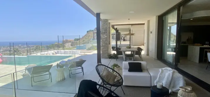 Sale of detached villa in Benahavís 2