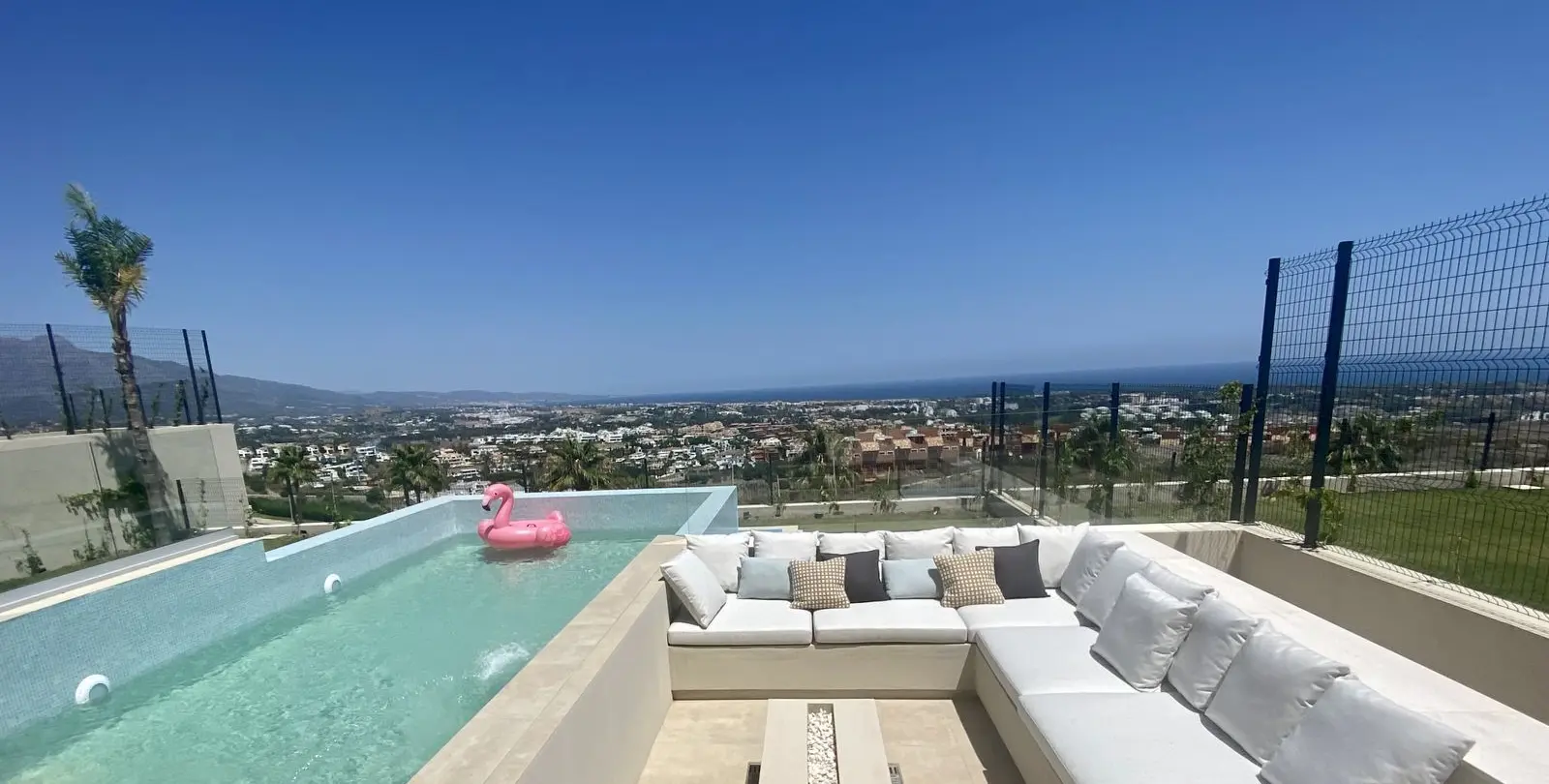 Sale of detached villa in Benahavís 2