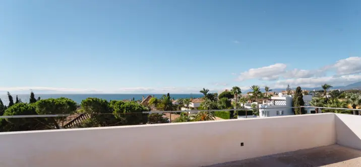 Venta de villa independiente en Las Chapas 2