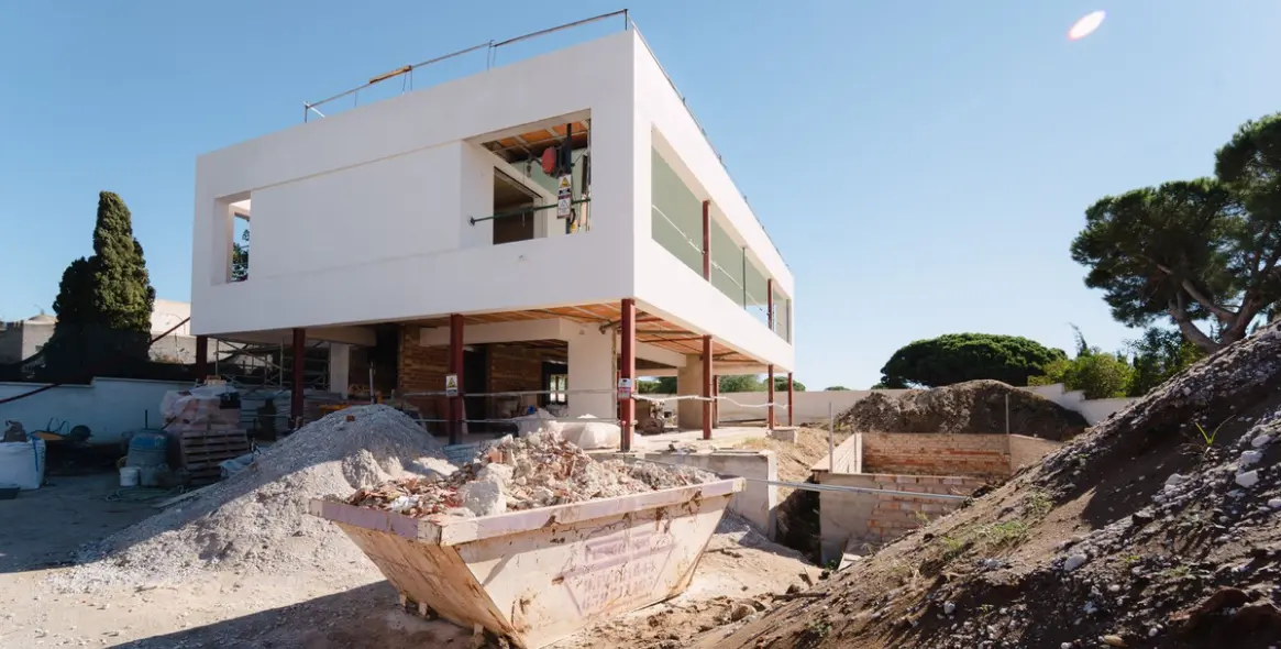 Venta de villa independiente en Las Chapas 12