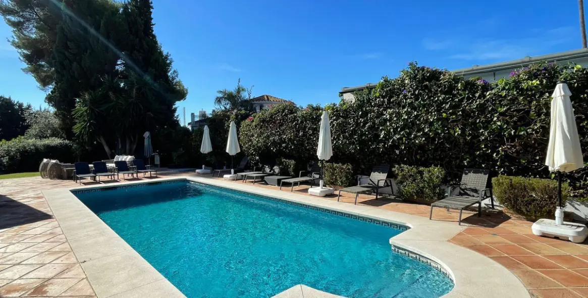 Long-term rent of detached villa in San Pedro de Alcántara 25