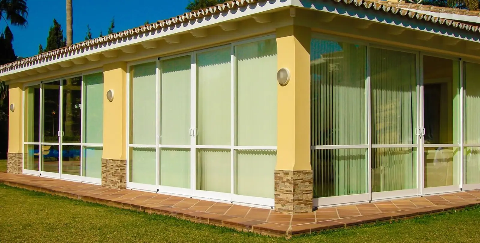 Продажа  отдельно стоящей виллы в Elviria 28